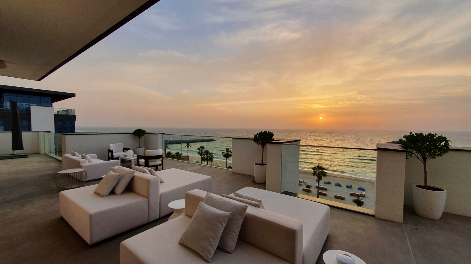 Nikki Beach Dubai - Ultimate villa view