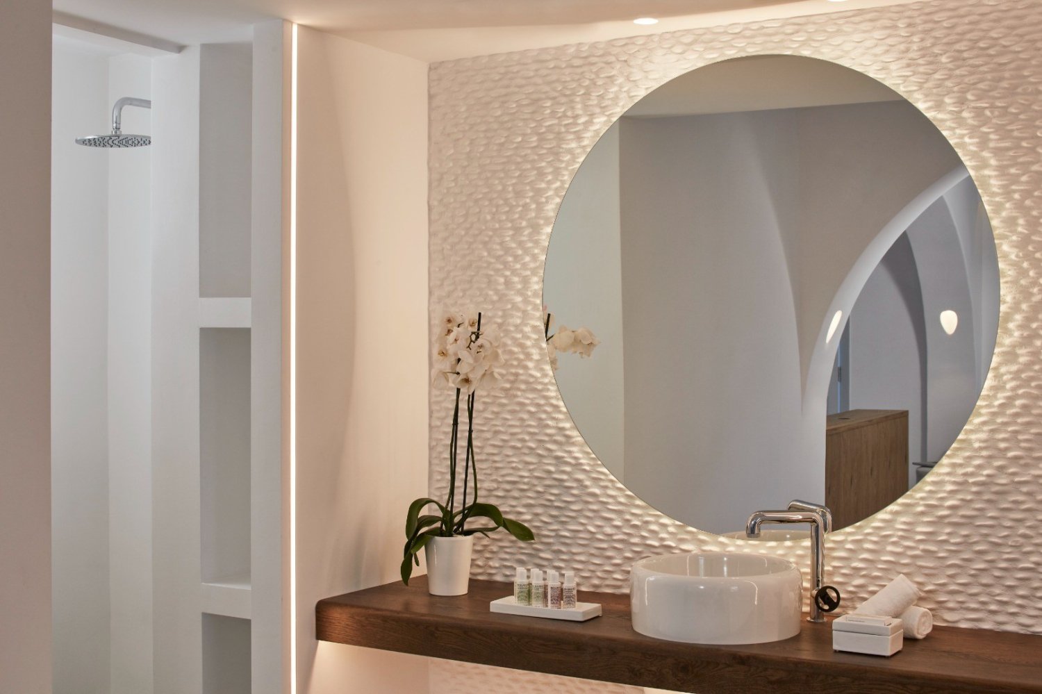 Signature Room with Private Pool: bathroom with walk in shower and basin
